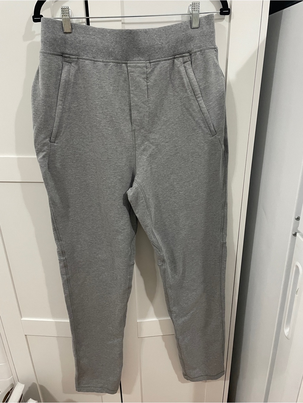 Men's Lululemon Gray Knit Jogger Pants - Comfortable Everyday Sweatpants Size M